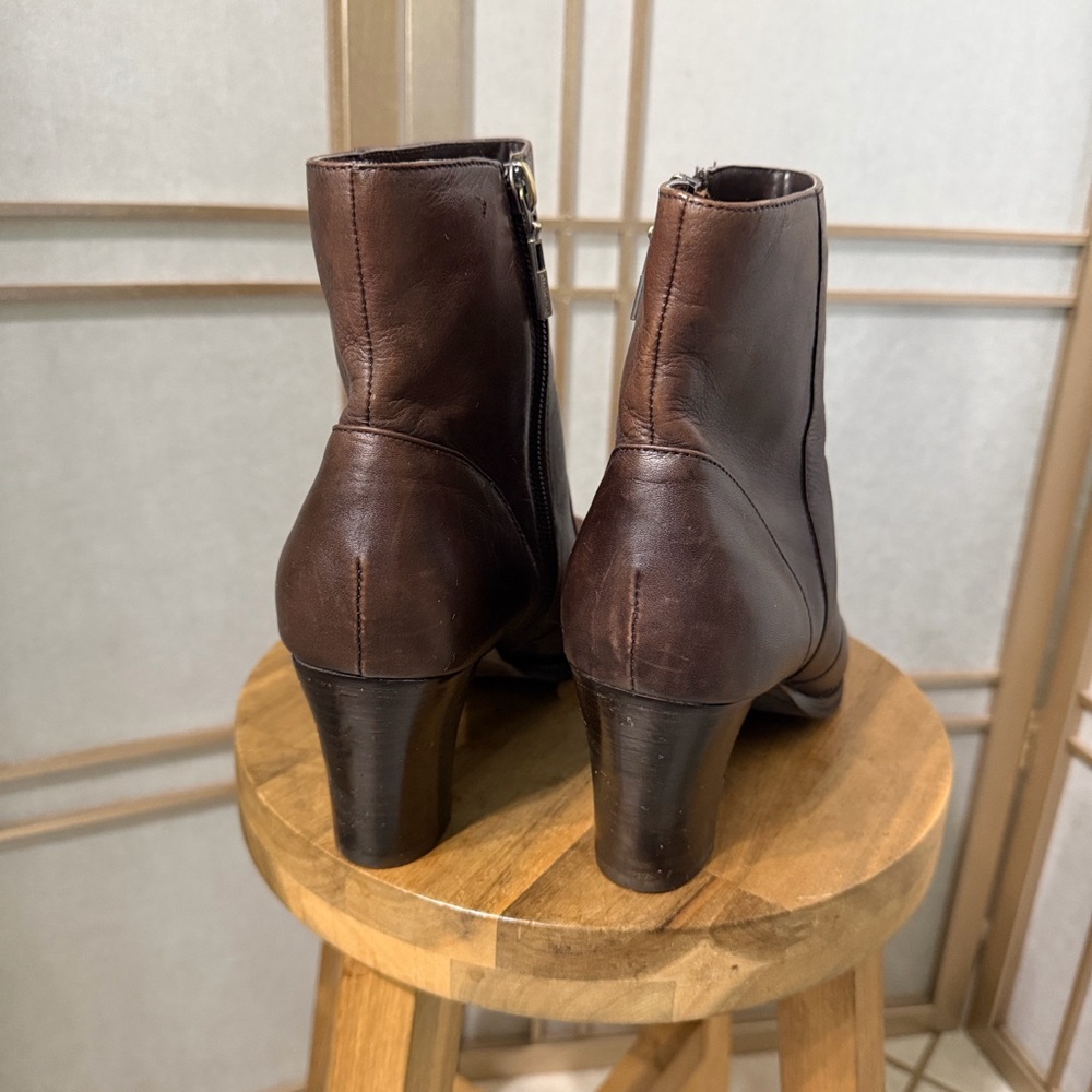 Nickels soft leather boot in a rich coffee brown color, size 9 - Picture 4 of 10
